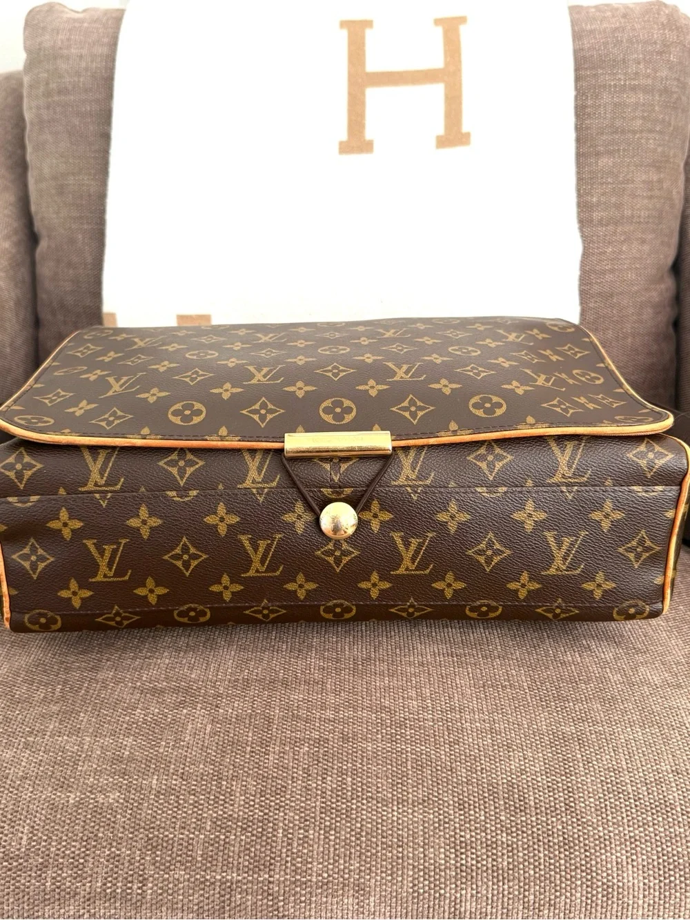 Authentic Louis Vuitton Abbesses Messenger Bag brown monogram canvas M45257 LV